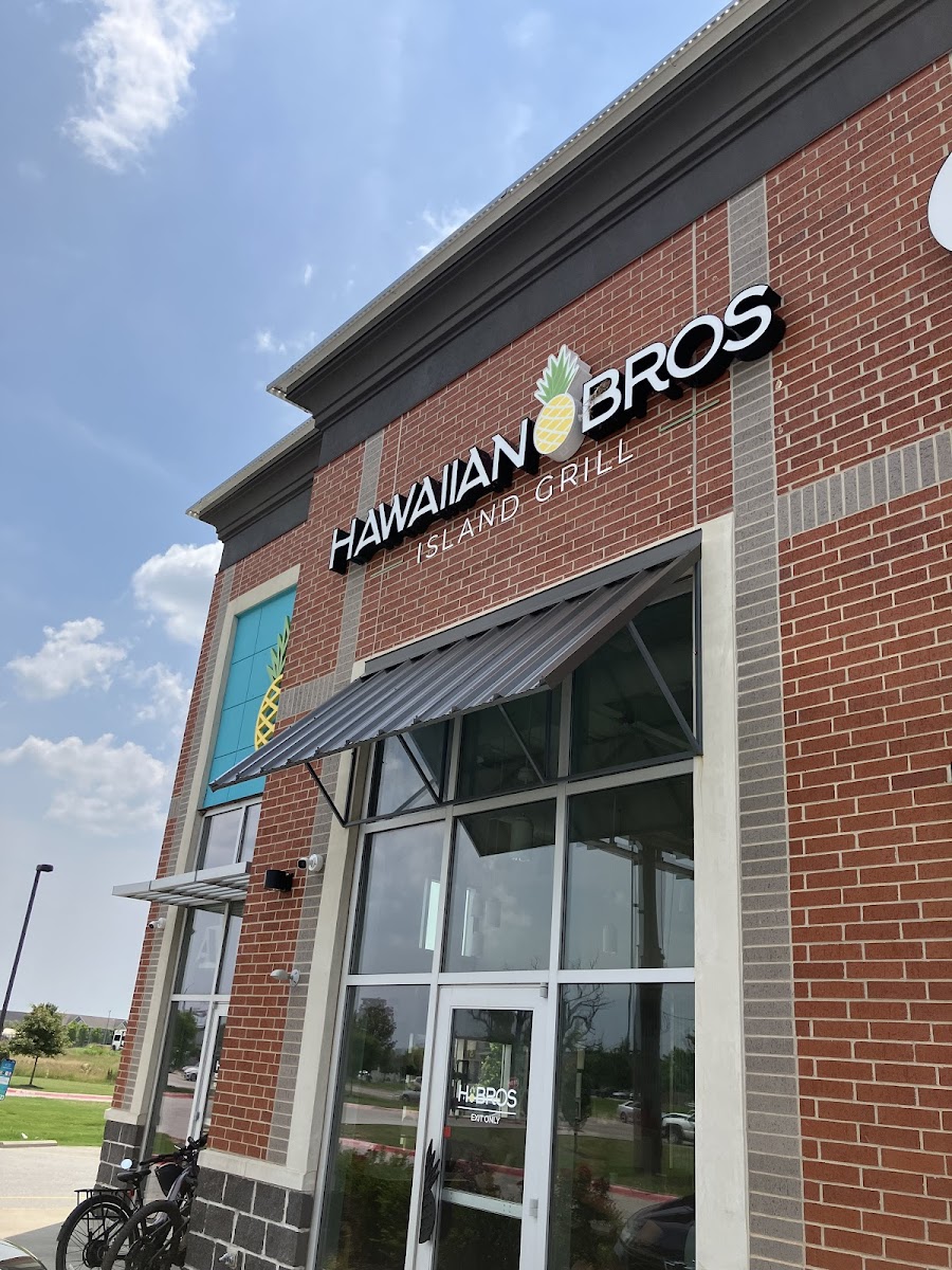 Hawaiian Bros Island Grill logo