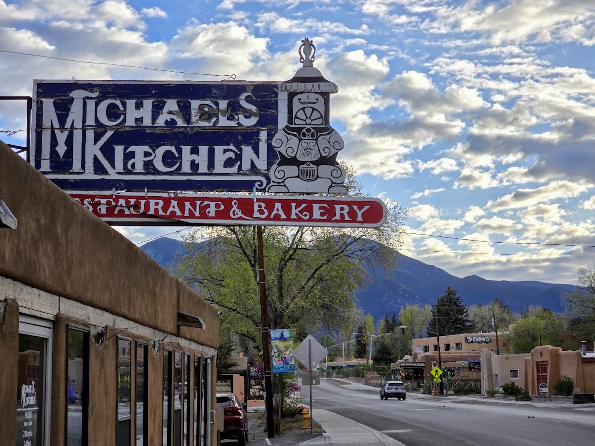 Michael's Kitchen Restaurant & Bakery