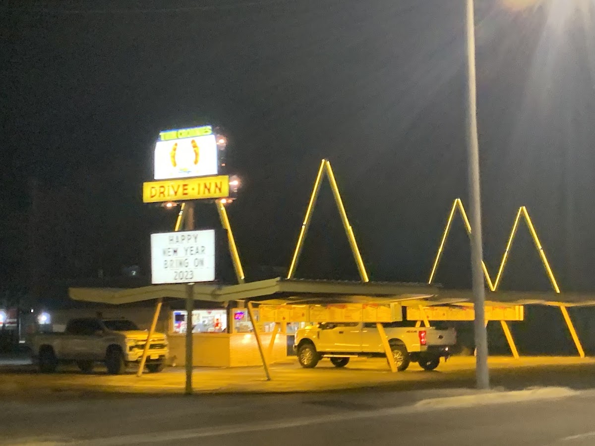 Twin Cronnie Drive-In logo