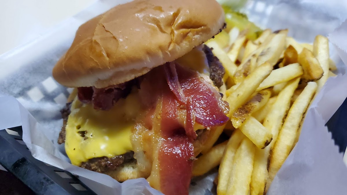 Art's Place Food Photo - Art's Place Bars in Fayetteville, AR