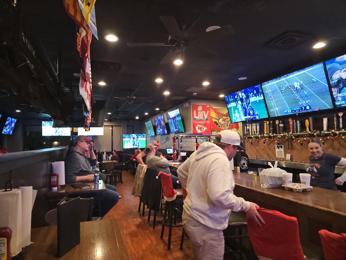 Beef 'O' Brady's Interior Photo - Beef 'O' Brady's Bars in Bentonville, AR
