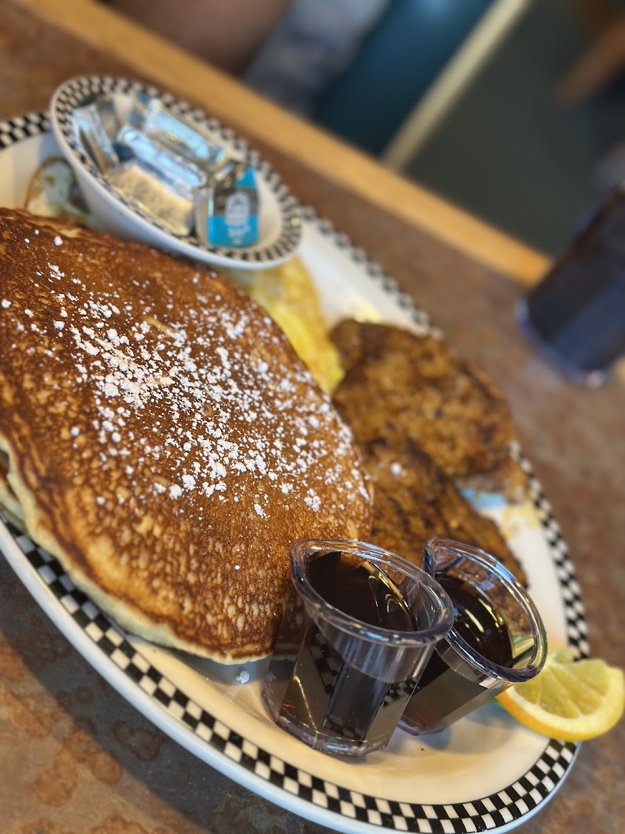 Black Bear Diner Fayetteville Food Photo - Black Bear Diner Fayetteville Diner in Fayetteville, AR