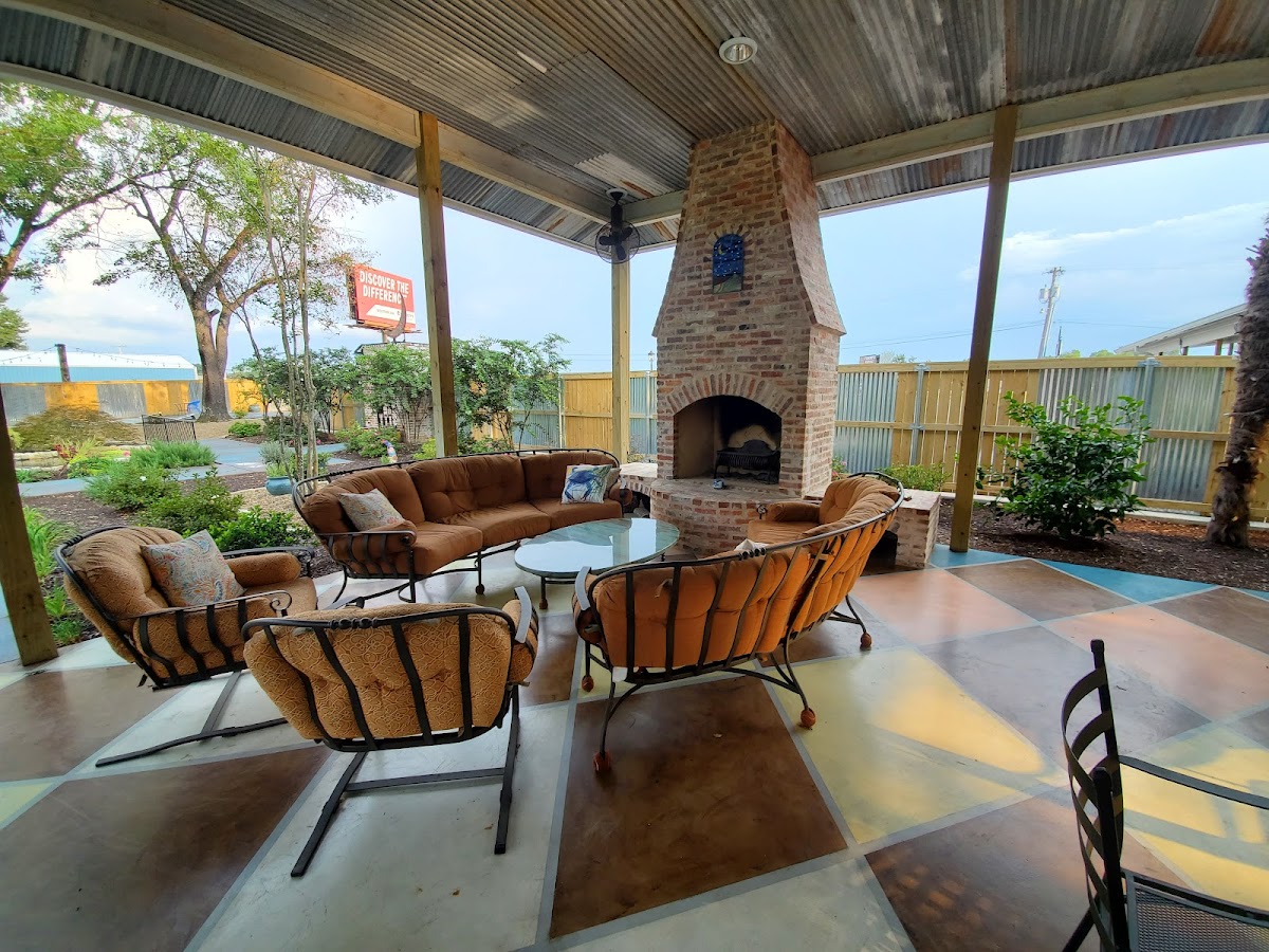 Blue Heaven Restaurant & Bar Interior Photo - Blue Heaven Restaurant & Bar Steakhouse in Benton, AR