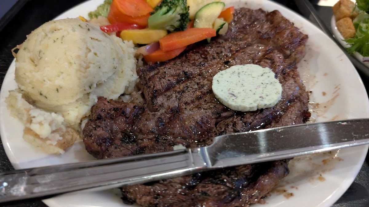 BV Bar & Grill Food Photo - BV Bar & Grill Bars in Bella Vista, AR