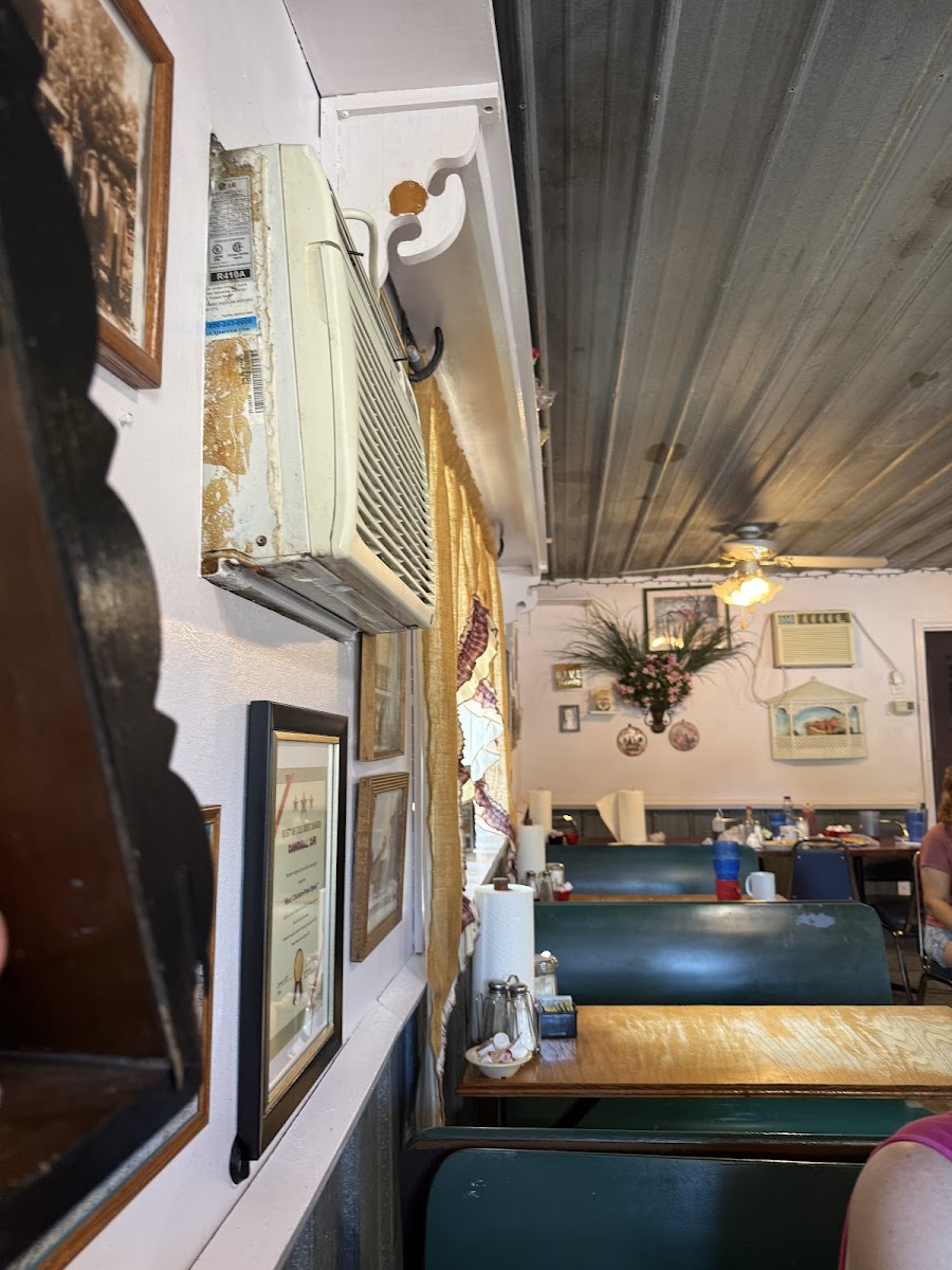 Cannonball Cafe Interior Photo - Cannonball Cafe Cafe in Pea Ridge, AR