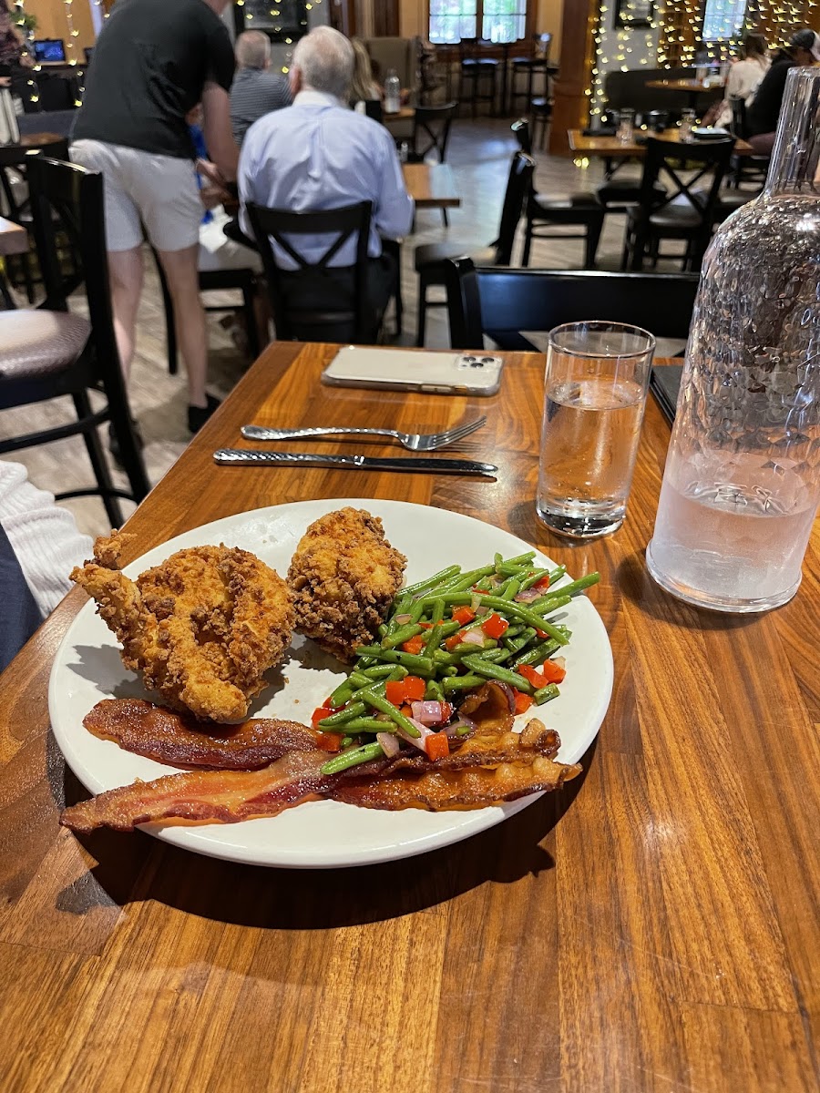 Cheers at the OPO Food Photo - Cheers at the OPO Restaurant in Fayetteville, AR