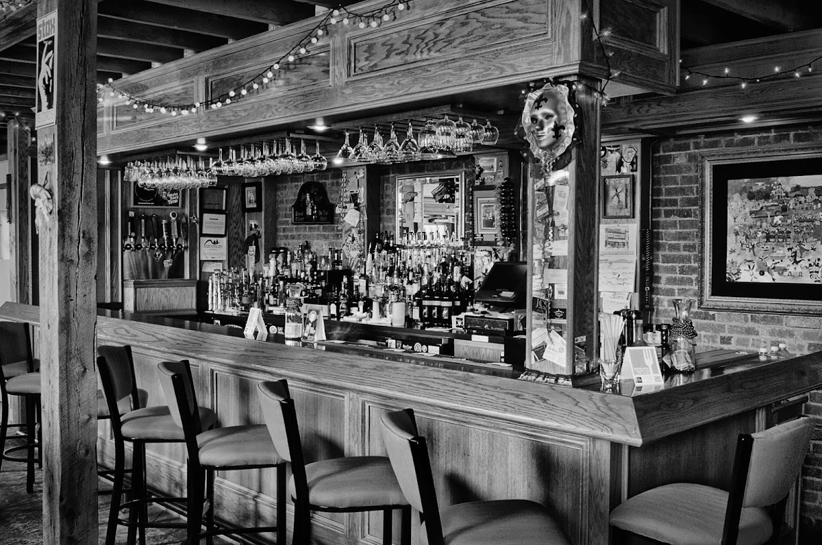 Club Frisco Interior Photo - Club Frisco Bar & Grill in Rogers, AR