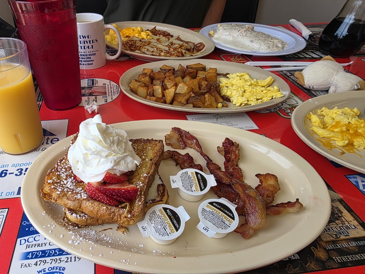 Day's Grill & Smoke House Food Photo - Day's Grill & Smoke House Restaurant in Centerton, AR