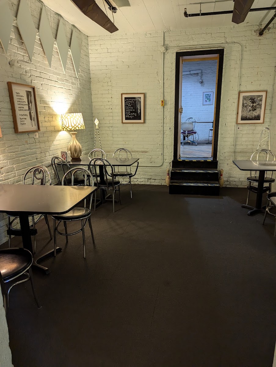 Diamonds Coffee Shoppe Interior Photo - Diamonds Coffee Shoppe Cafe in , 