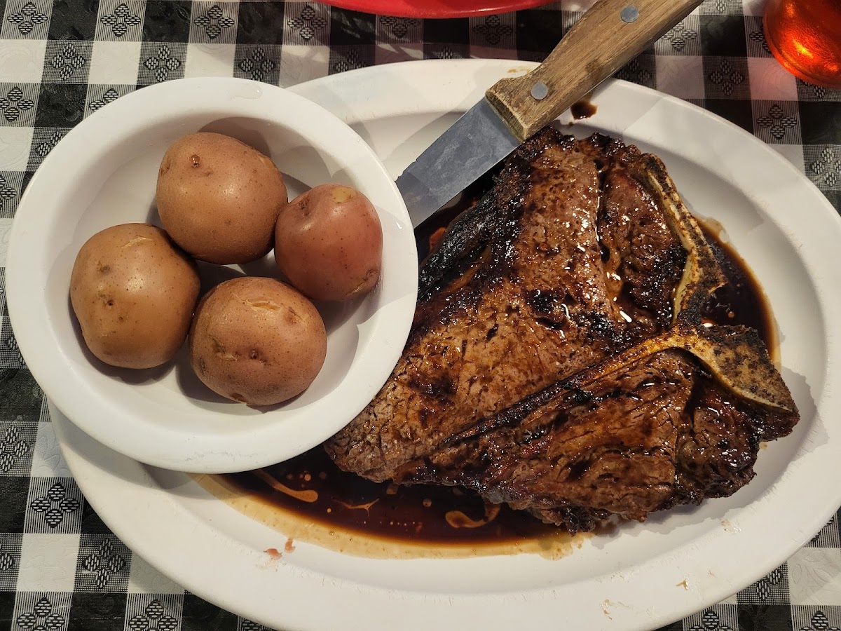 Doe's Eat Place Food Photo - Doe's Eat Place Steakhouse in Bentonville, AR