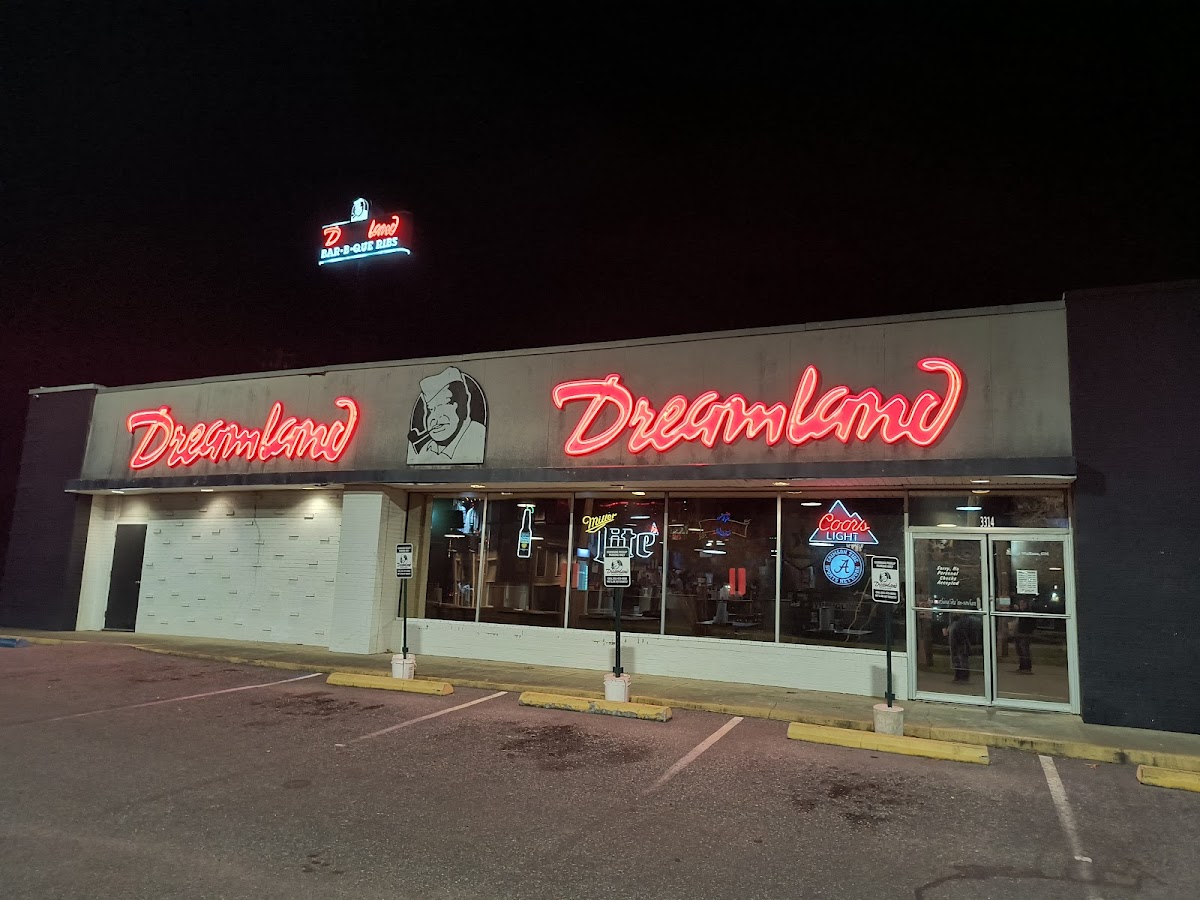 Dreamland BBQ Exterior Photo - Dreamland BBQ American in Mobile, AL