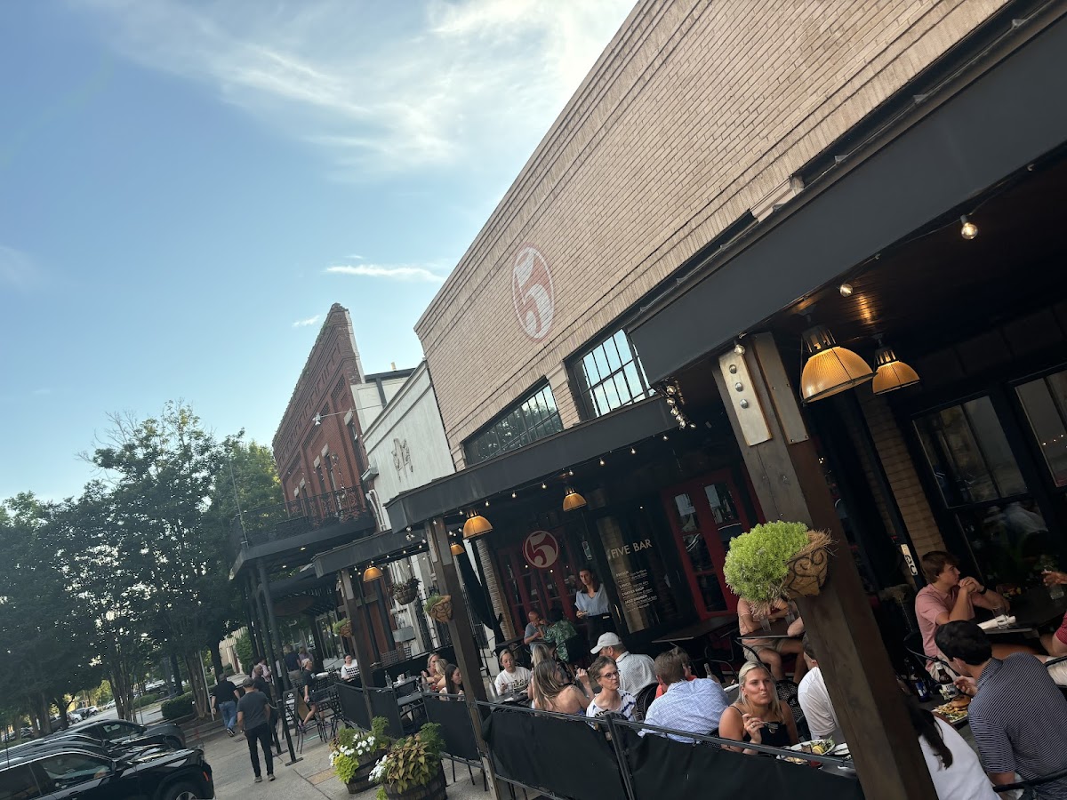 FIVE Tuscaloosa Exterior Photo - FIVE Tuscaloosa Bar in Tuscaloosa, AL