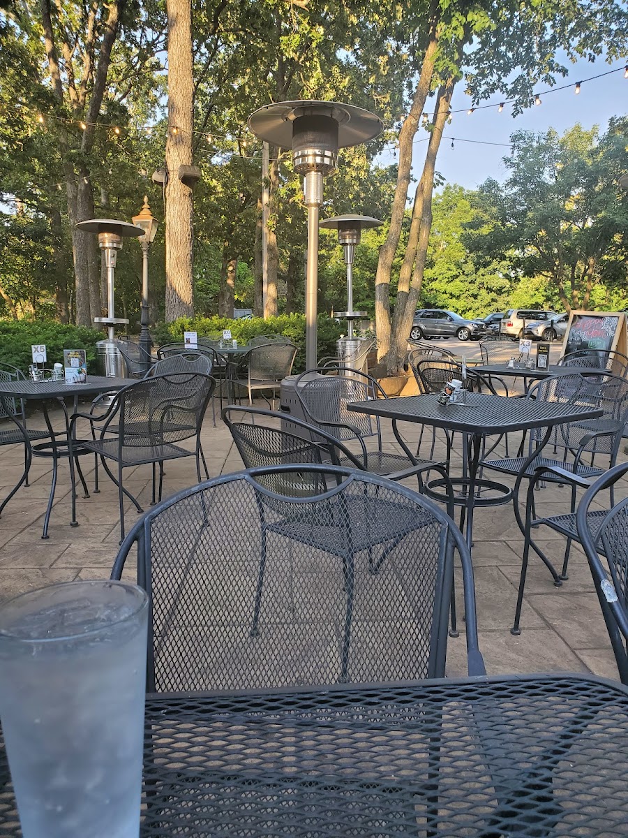 Fred's Hickory Inn Exterior Photo - Fred's Hickory Inn Restaurant in Bentonville, AR