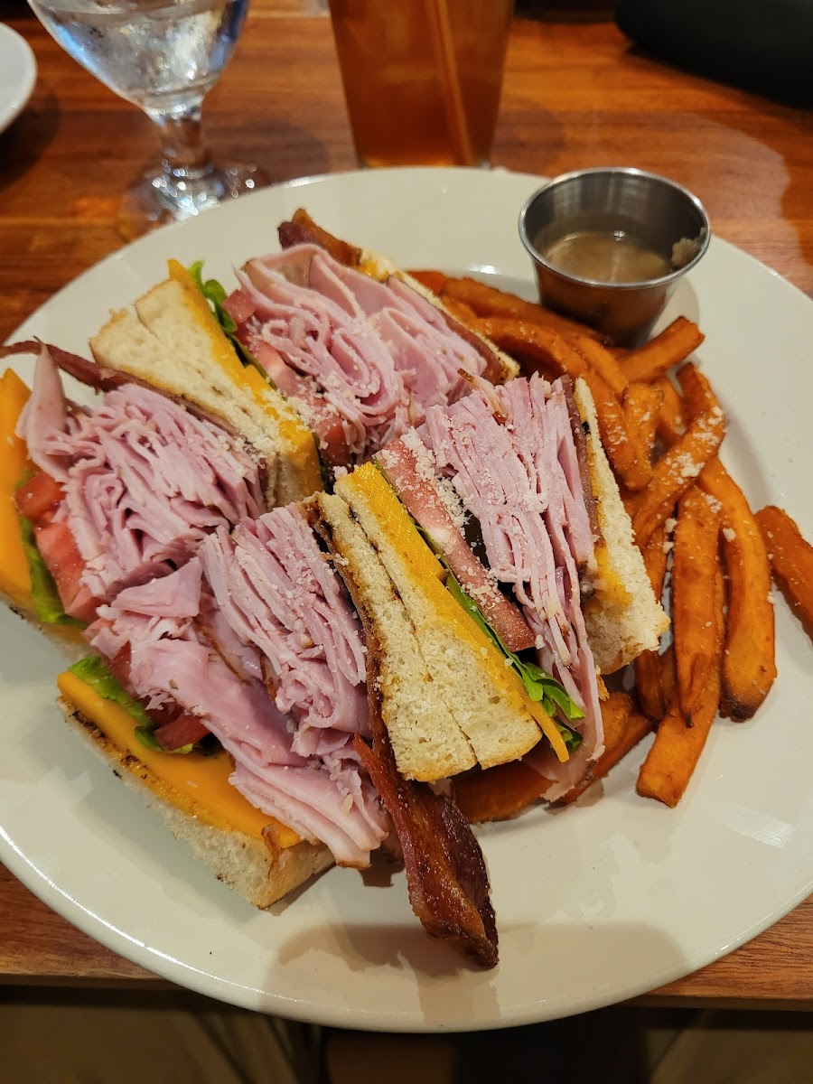 Fred's Hickory Inn Food Photo - Fred's Hickory Inn Restaurant in Bentonville, AR