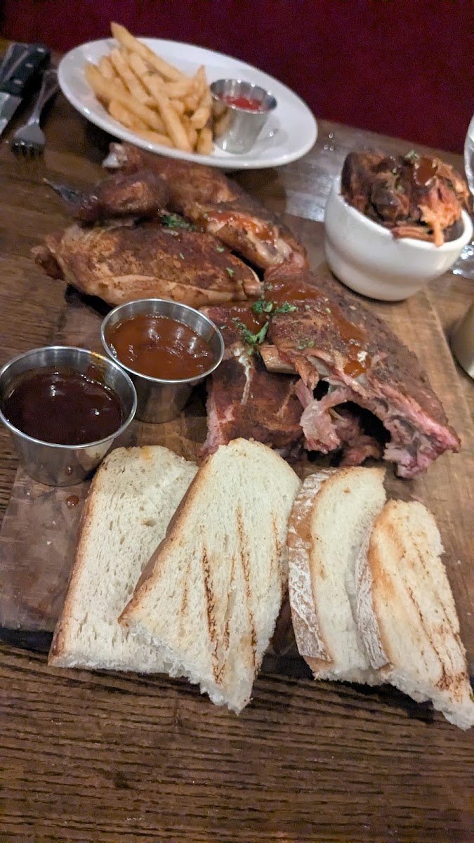 Fred's Hickory Inn Food Photo - Fred's Hickory Inn Restaurant in Bentonville, AR