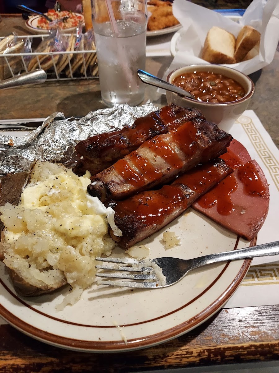 Freddie's BBQ & Steakhouse Food Photo - Freddie's BBQ & Steakhouse American in Sapulpa, OK