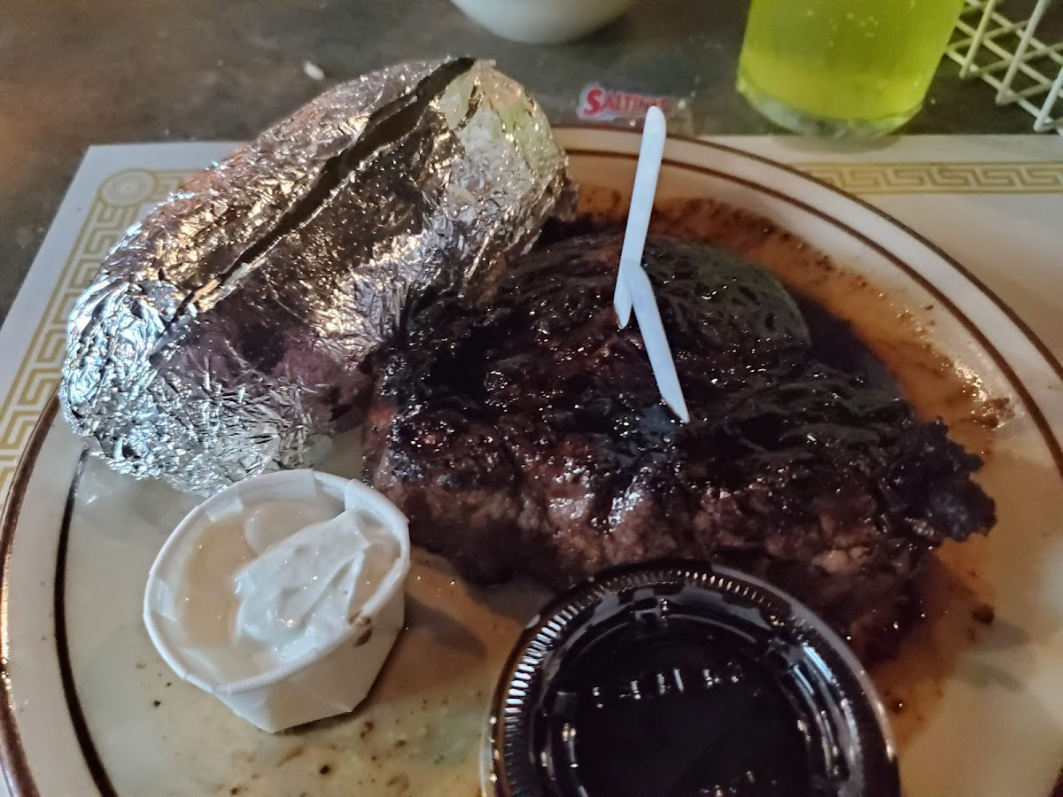 Freddie's BBQ & Steakhouse Food Photo - Freddie's BBQ & Steakhouse American in Sapulpa, OK