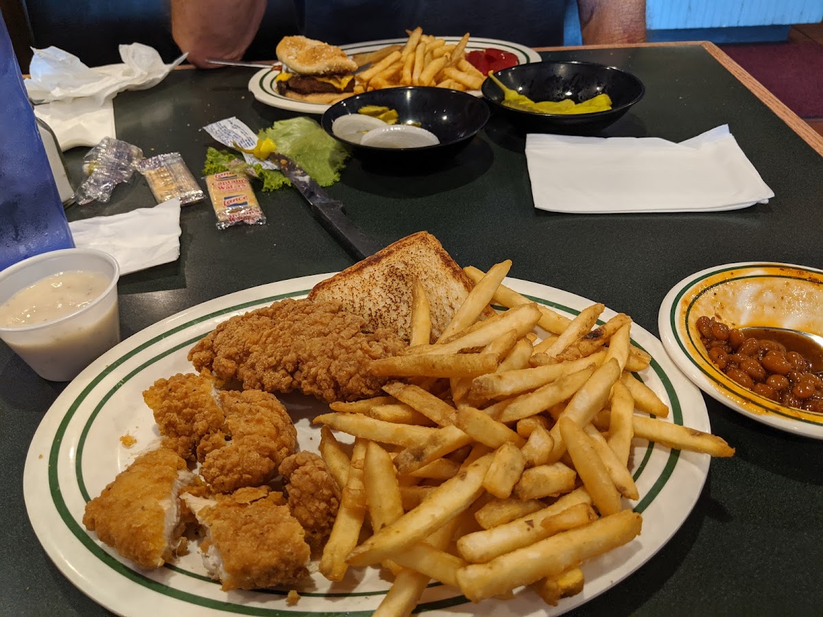 Goldie's Patio Grill Food Photo - Goldie's Patio Grill American in Pryor, OK