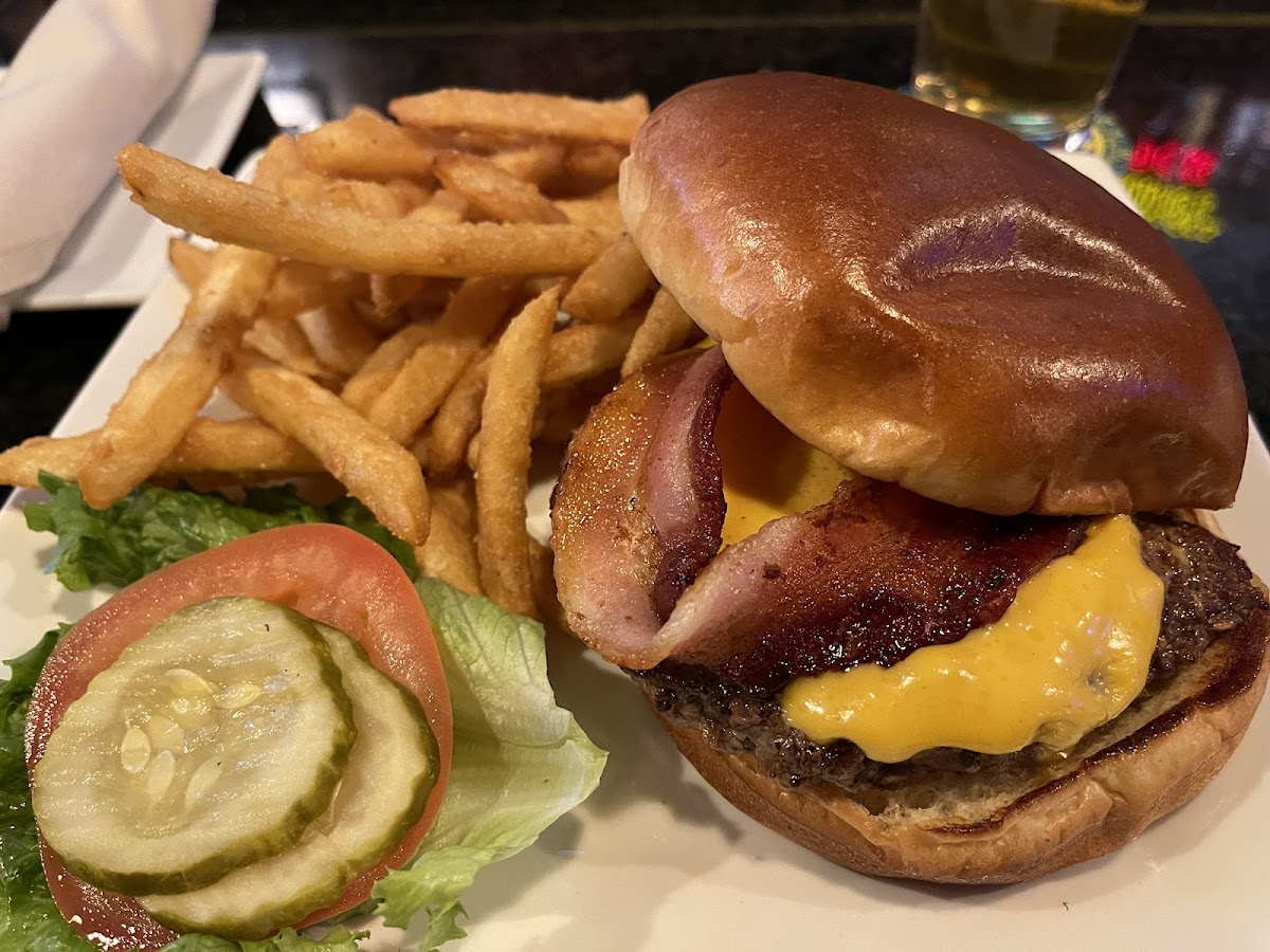 Grand Lake Public House Food Photo - Grand Lake Public House American in Grove, OK