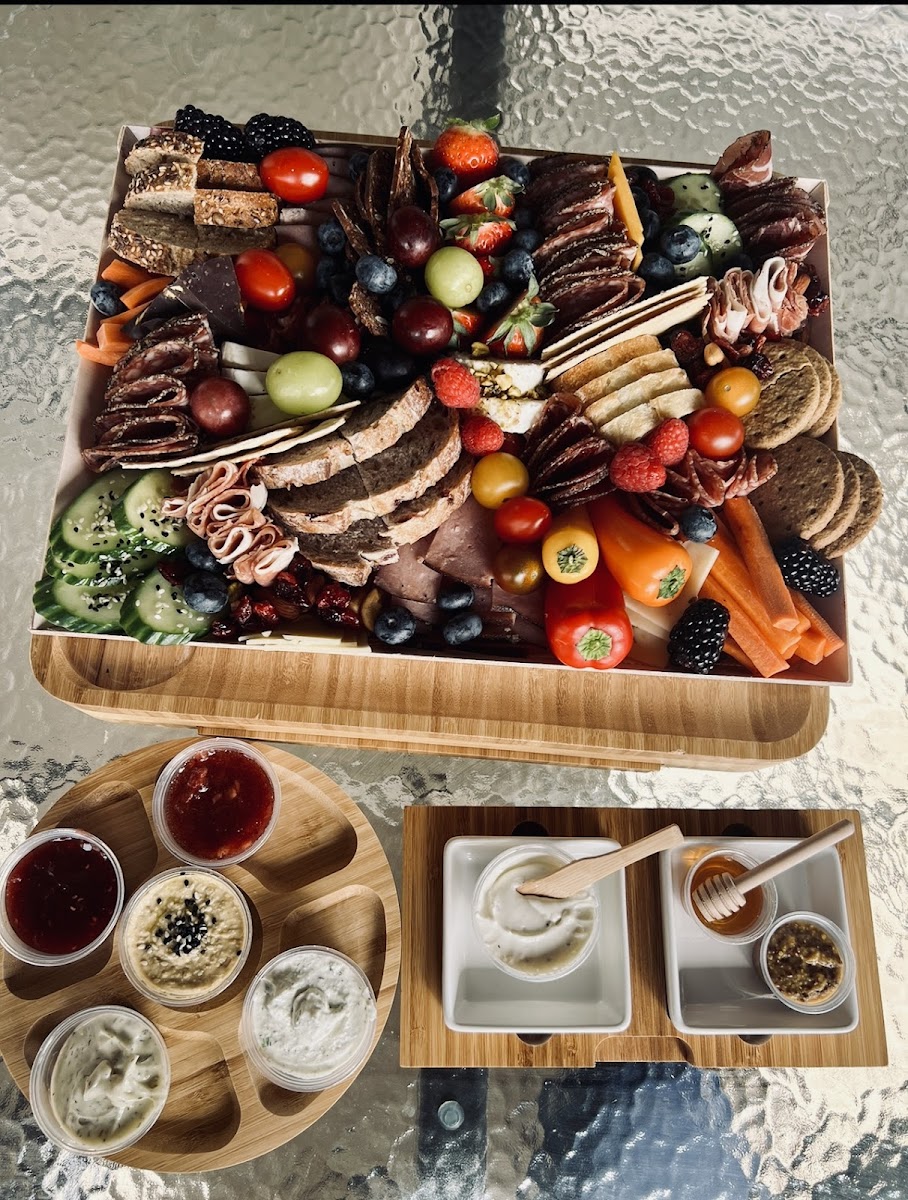 Graze Craze Charcuterie Boards & Boxes Food Photo - Graze Craze Charcuterie Boards & Boxes Restaurant in Bentonville, AR
