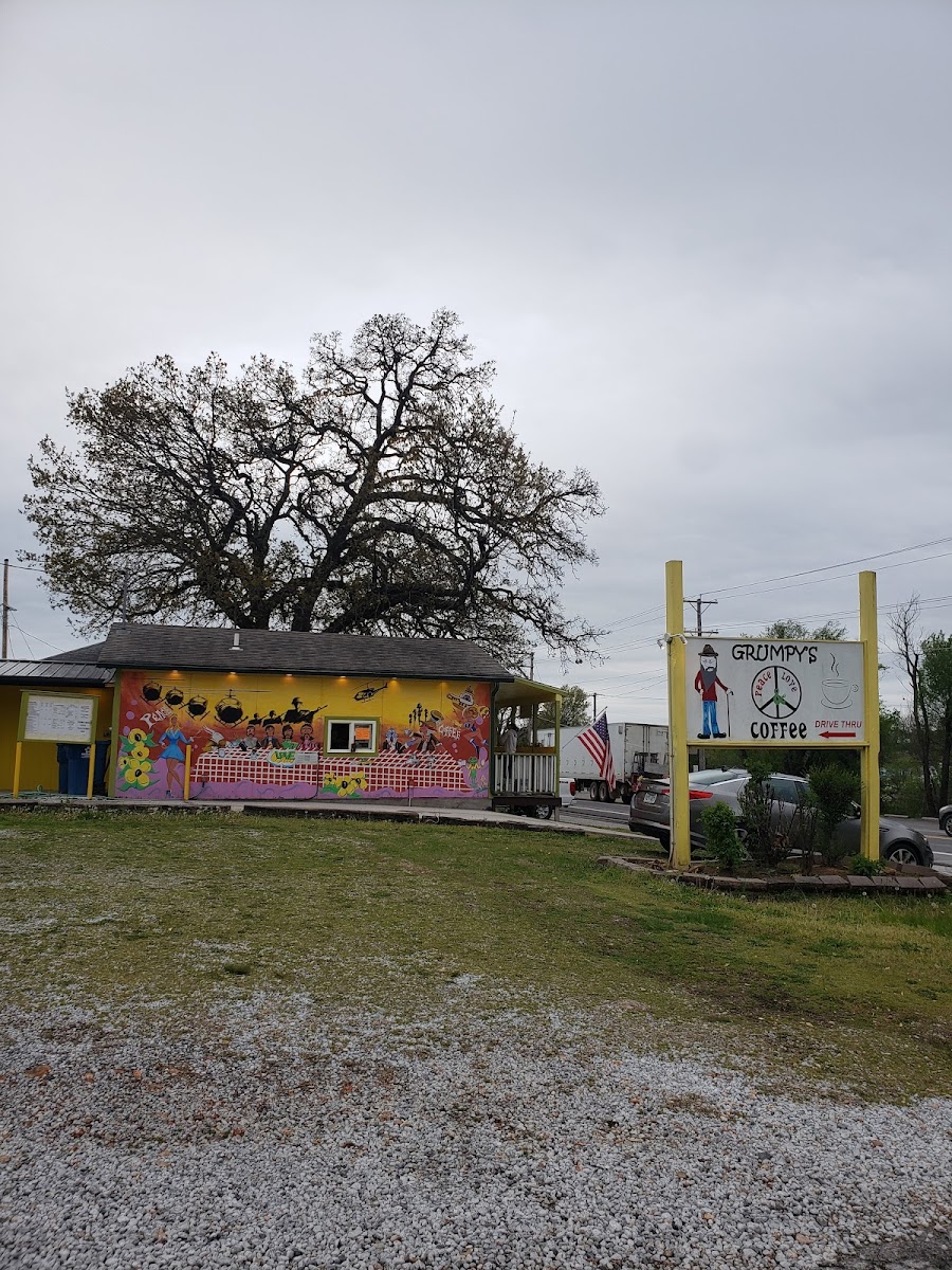 Grumpy's Coffee Exterior Photo - Grumpy's Coffee Cafe in Gravette, AR