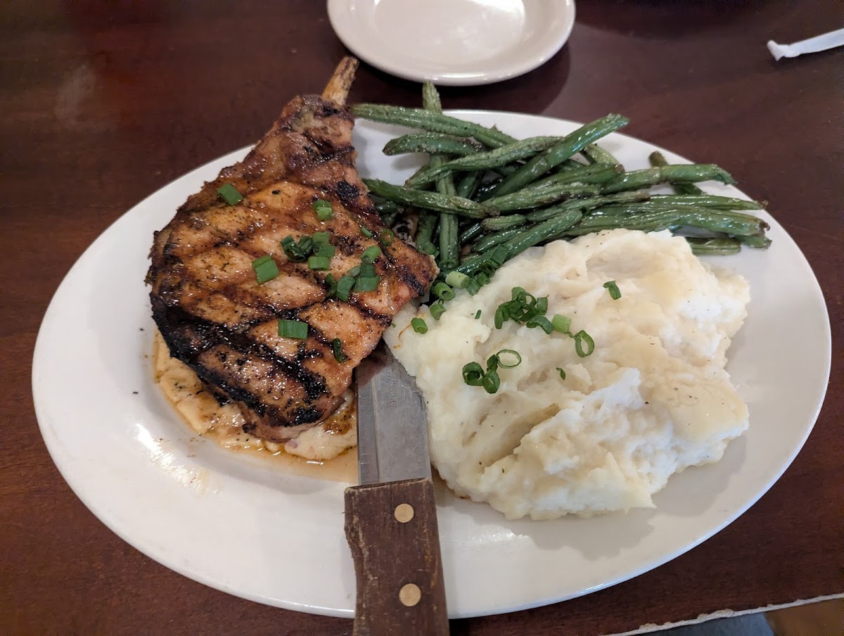 Henry's Louisiana Grill Food Photo - Henry's Louisiana Grill Cajun in Acworth, GA