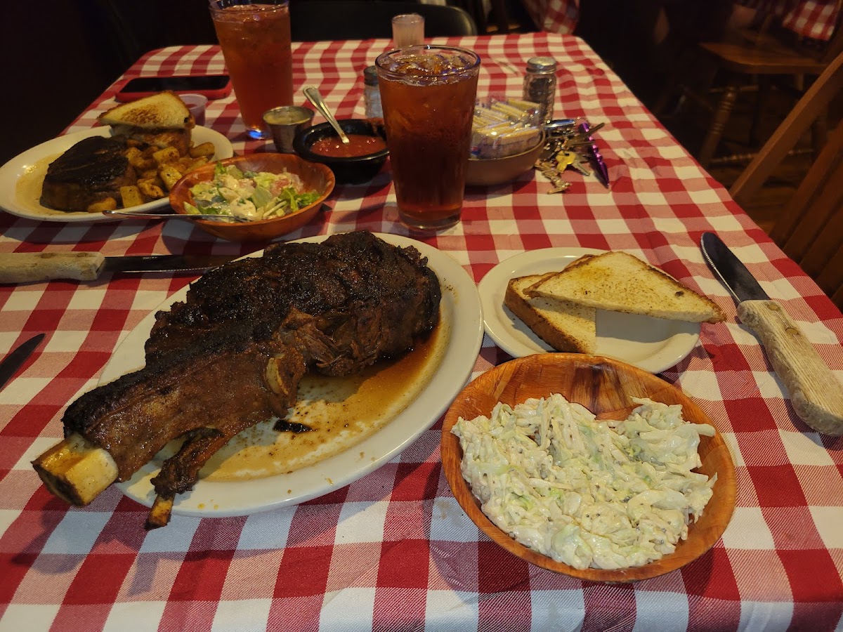 Herman's Ribhouse Food Photo - Herman's Ribhouse Restaurant in Fayetteville, AR