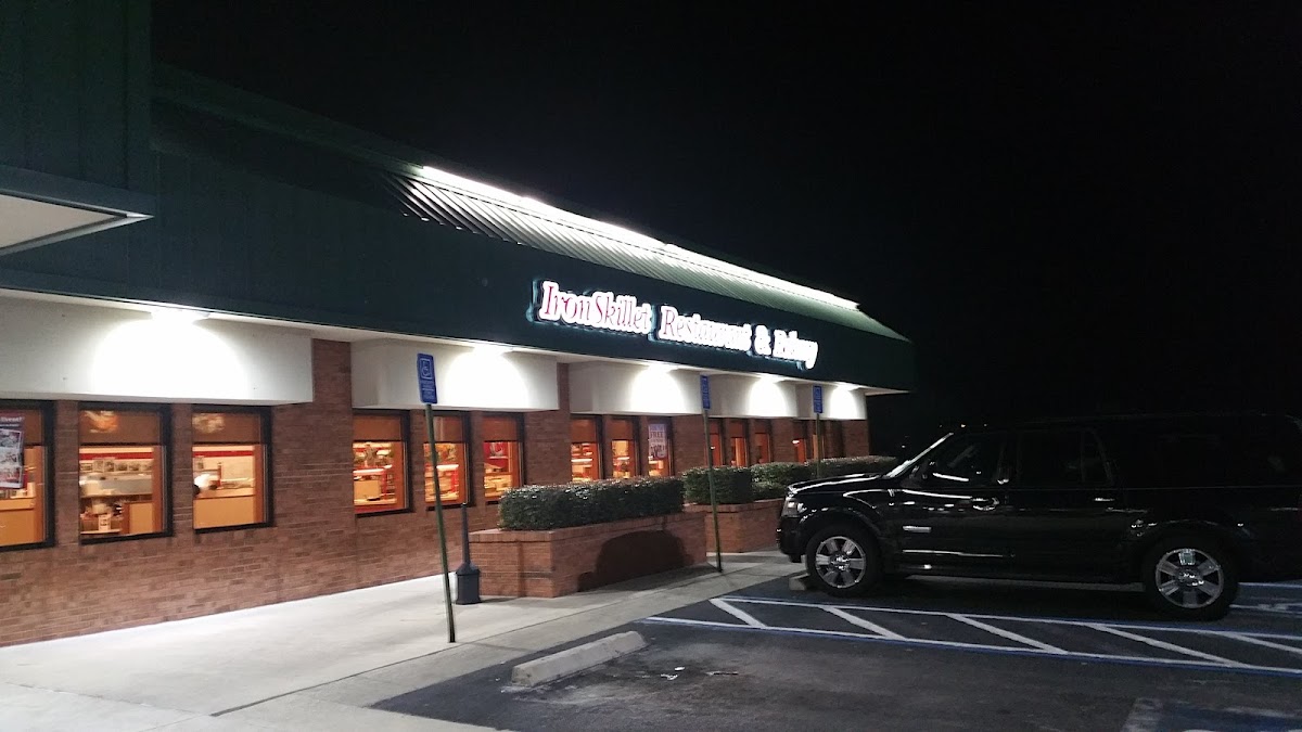 Iron Skillet Exterior Photo - Iron Skillet American in Reddick, FL