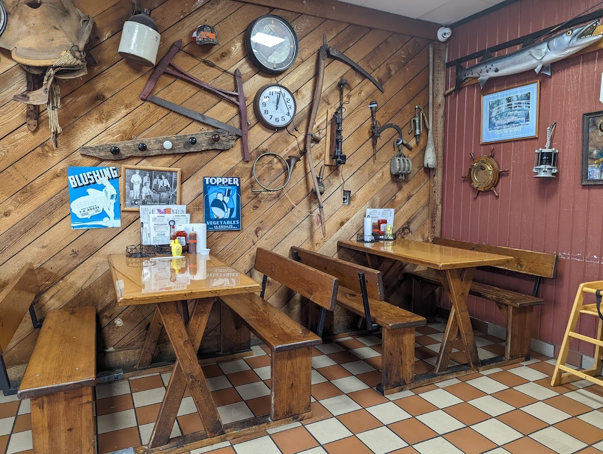 Jim's Bar-B-Que Interior Photo - Jim's Bar-B-Que BBQ in Reddick, FL