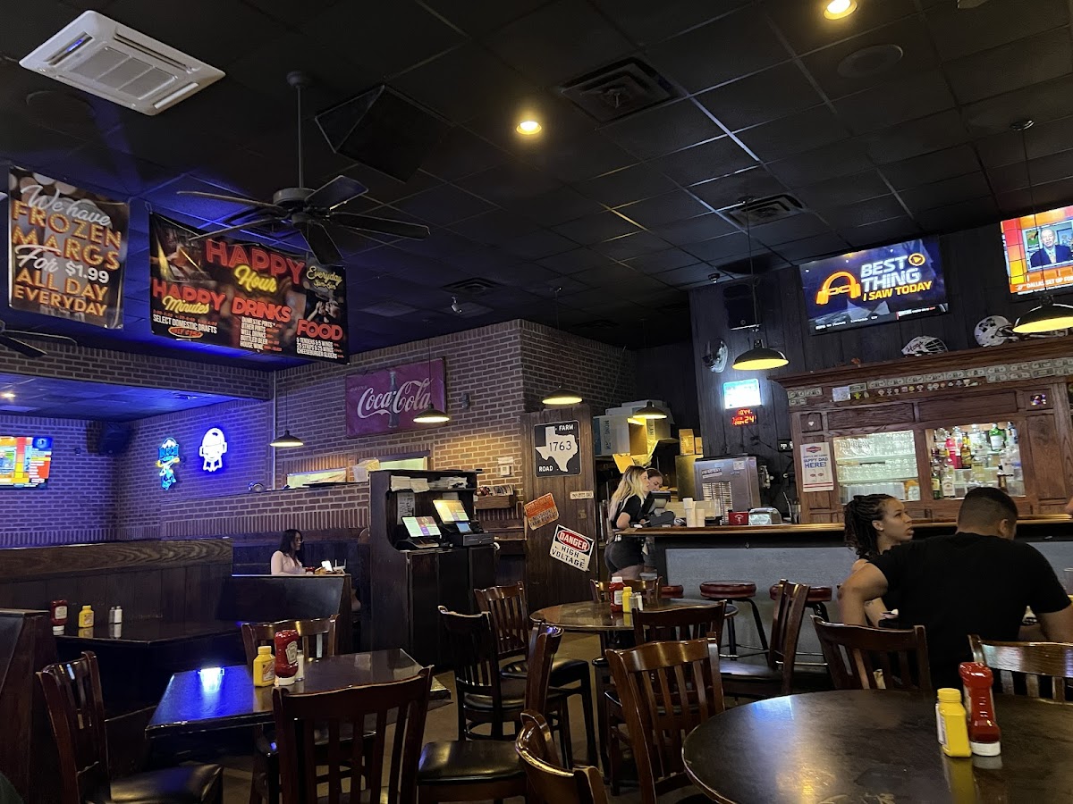 JJ's Grill Rogers Interior Photo - JJ's Grill Rogers Bar & Grill in Rogers, AR