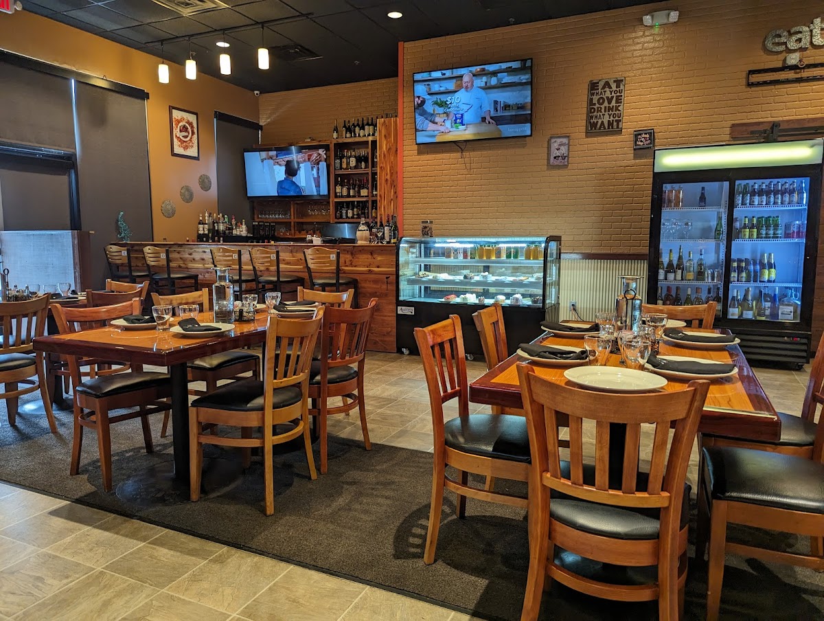 Joe's Italian Grill with Indian Kitchen Interior Photo - Joe's Italian Grill with Indian Kitchen Bakery in Bentonville, AR