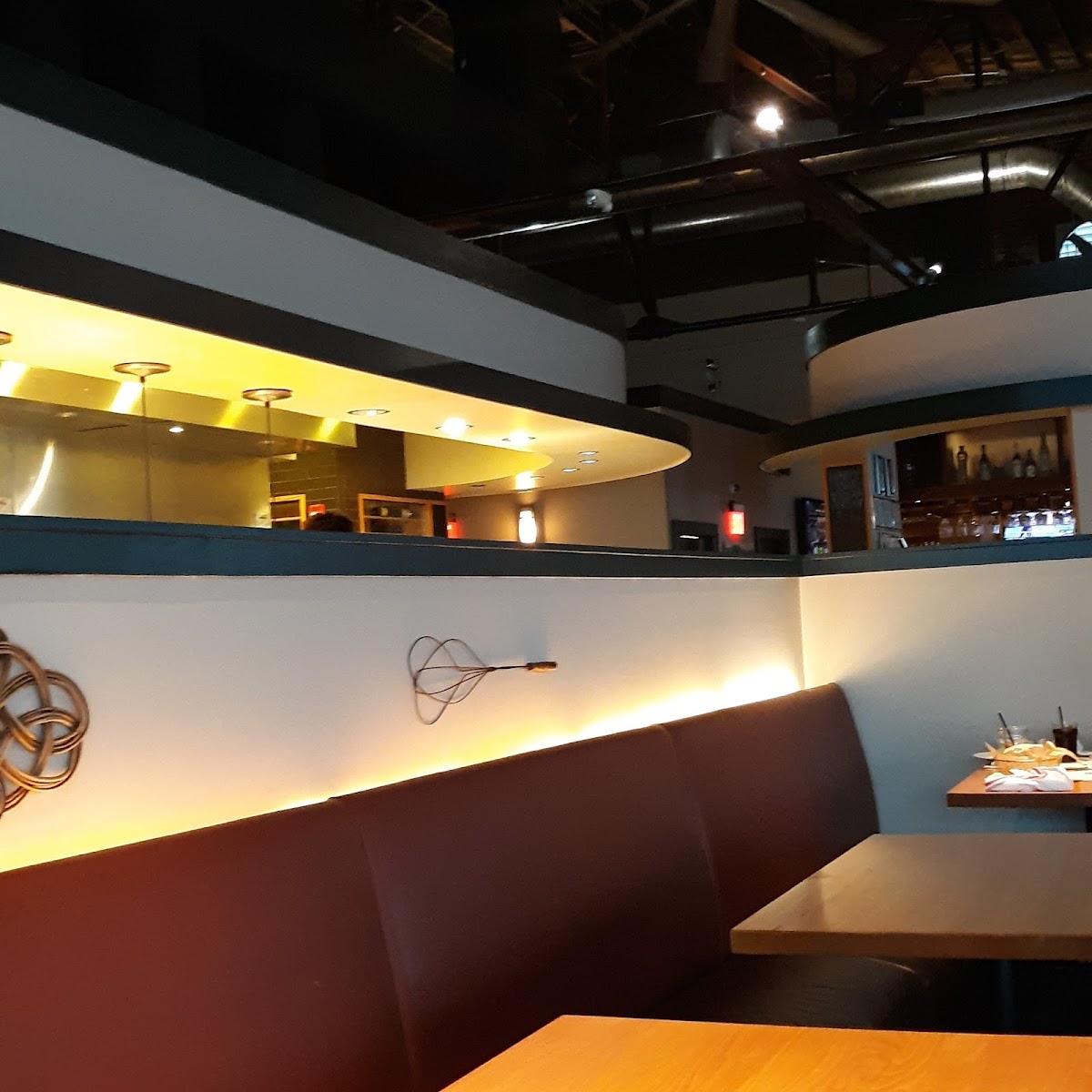 K'Zolis Interior Photo - K'Zolis Italian in Bentonville, AR