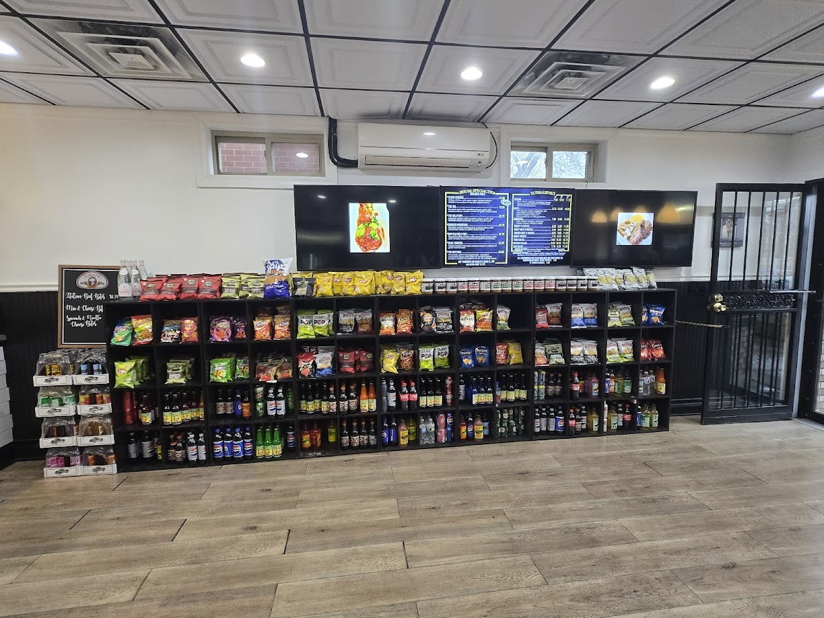 Kathy De's Deli Interior Photo - Kathy De's Deli Cafe in Chicago, IL