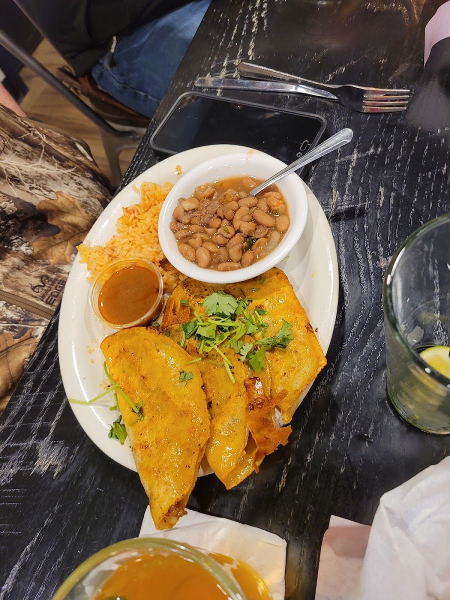 Leal's Mexican Restaurant Food Photo - Leal's Mexican Restaurant Mexican in Plainview, TX