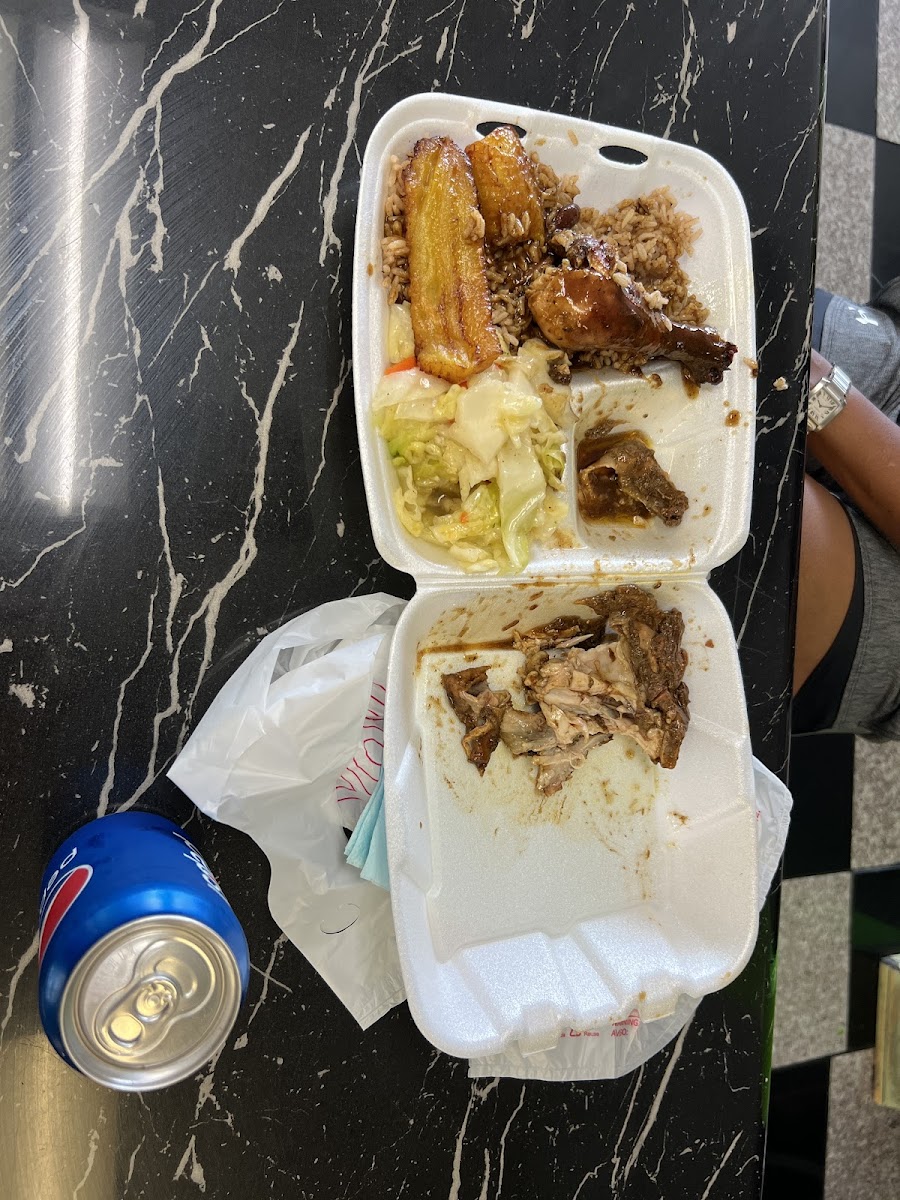 Lee's Caribbean Restaurant Food Photo - Lee's Caribbean Restaurant Caribbean in Inglewood, CA