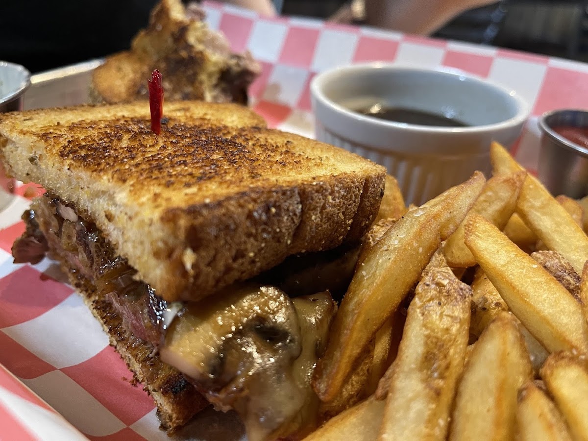 Mess Hall 45 Food Photo - Mess Hall 45 Restaurant in Fayetteville, AR