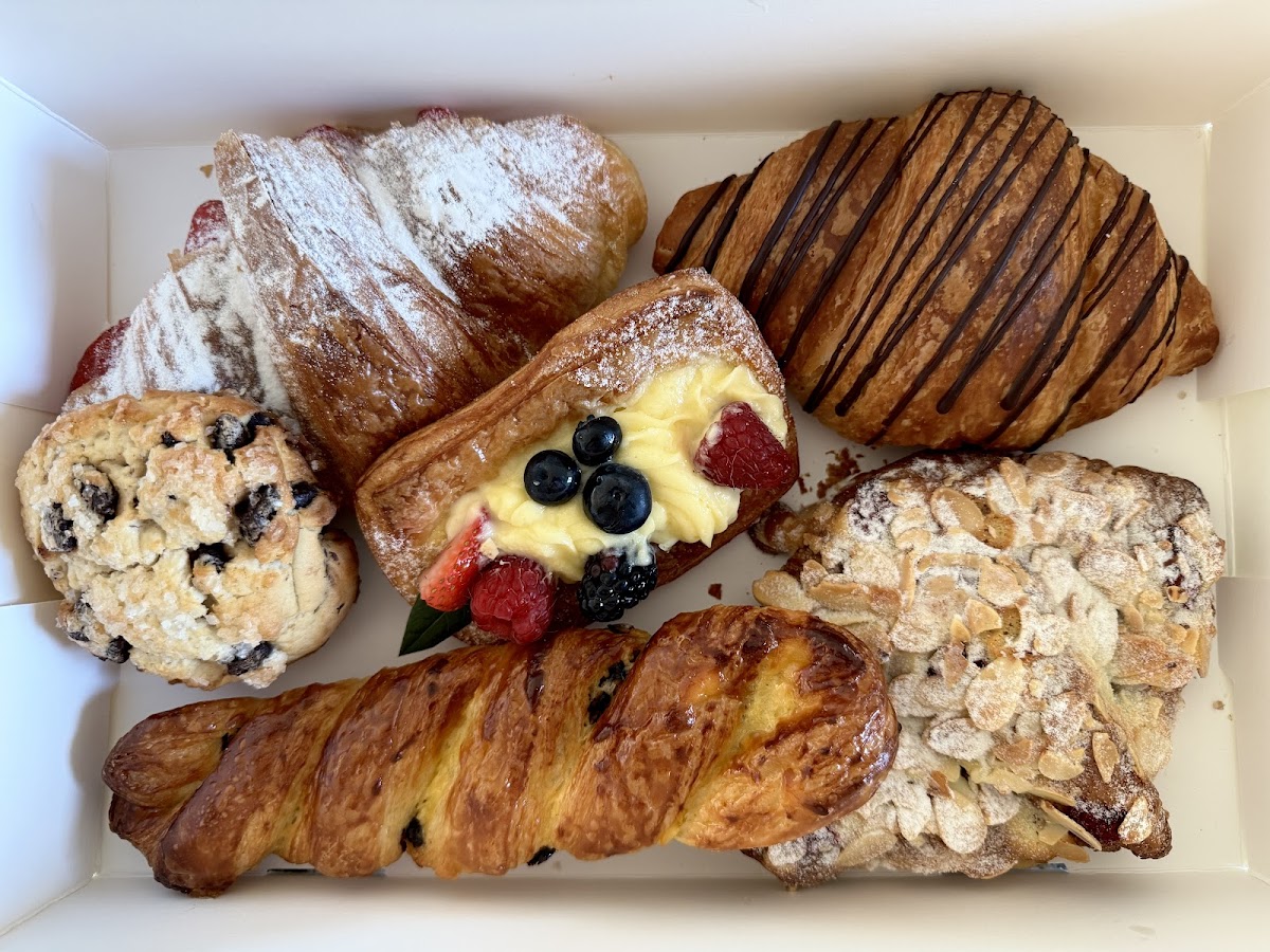 Paris Baguette Food Photo - Paris Baguette Bakery in Maple Grove, MN