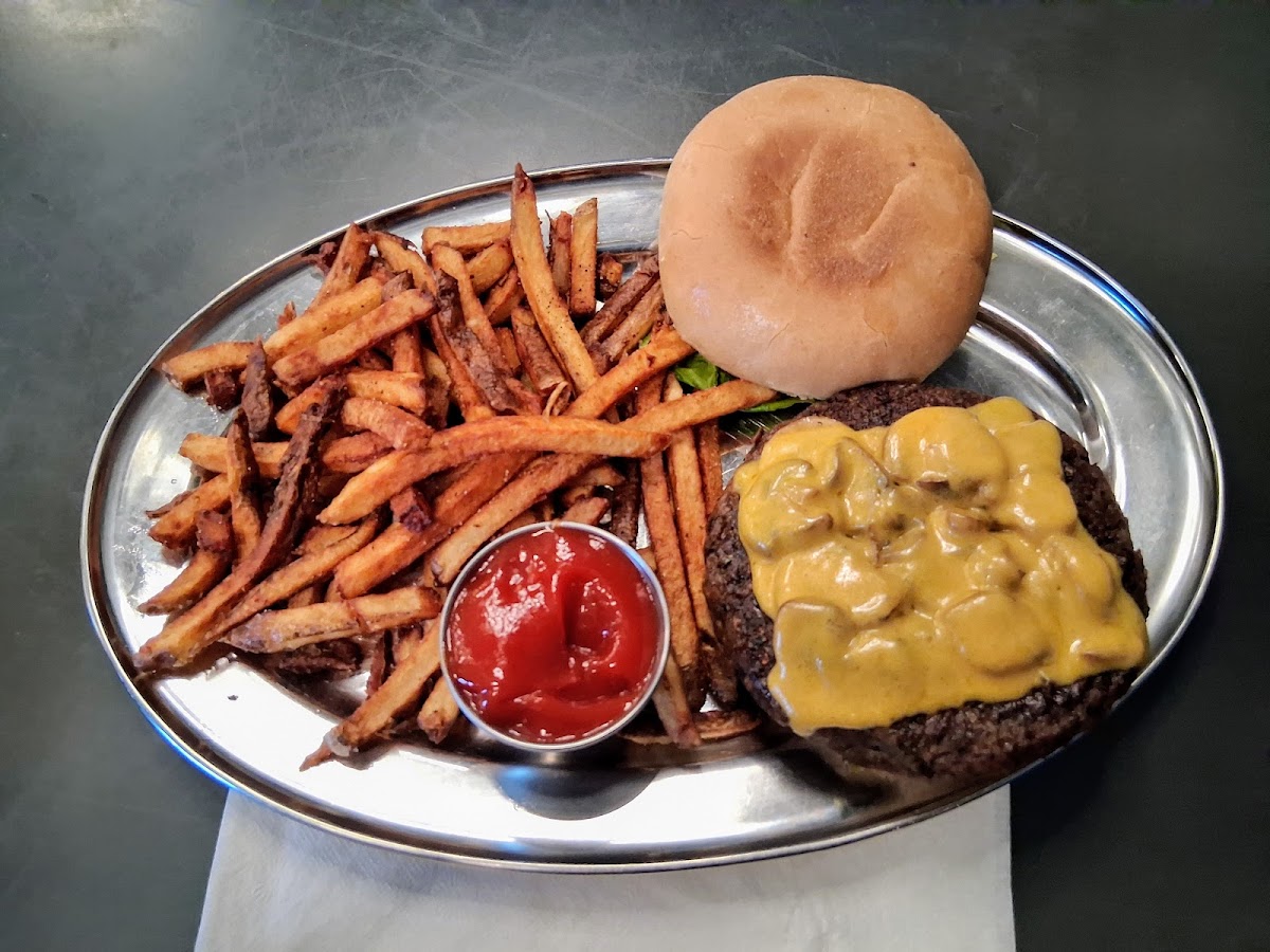 Pedaler's Pub Food Photo - Pedaler's Pub Bars in Bentonville, AR