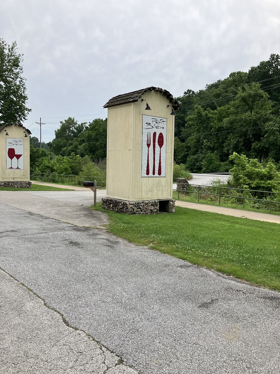 Petit Bistro Exterior Photo - Petit Bistro Bistro in Bentonville, AR