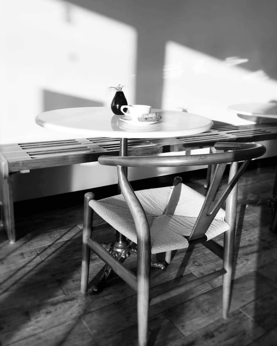 Reverie Coffee & Teahouse Interior Photo - Reverie Coffee & Teahouse Cafe in Rogers, AR