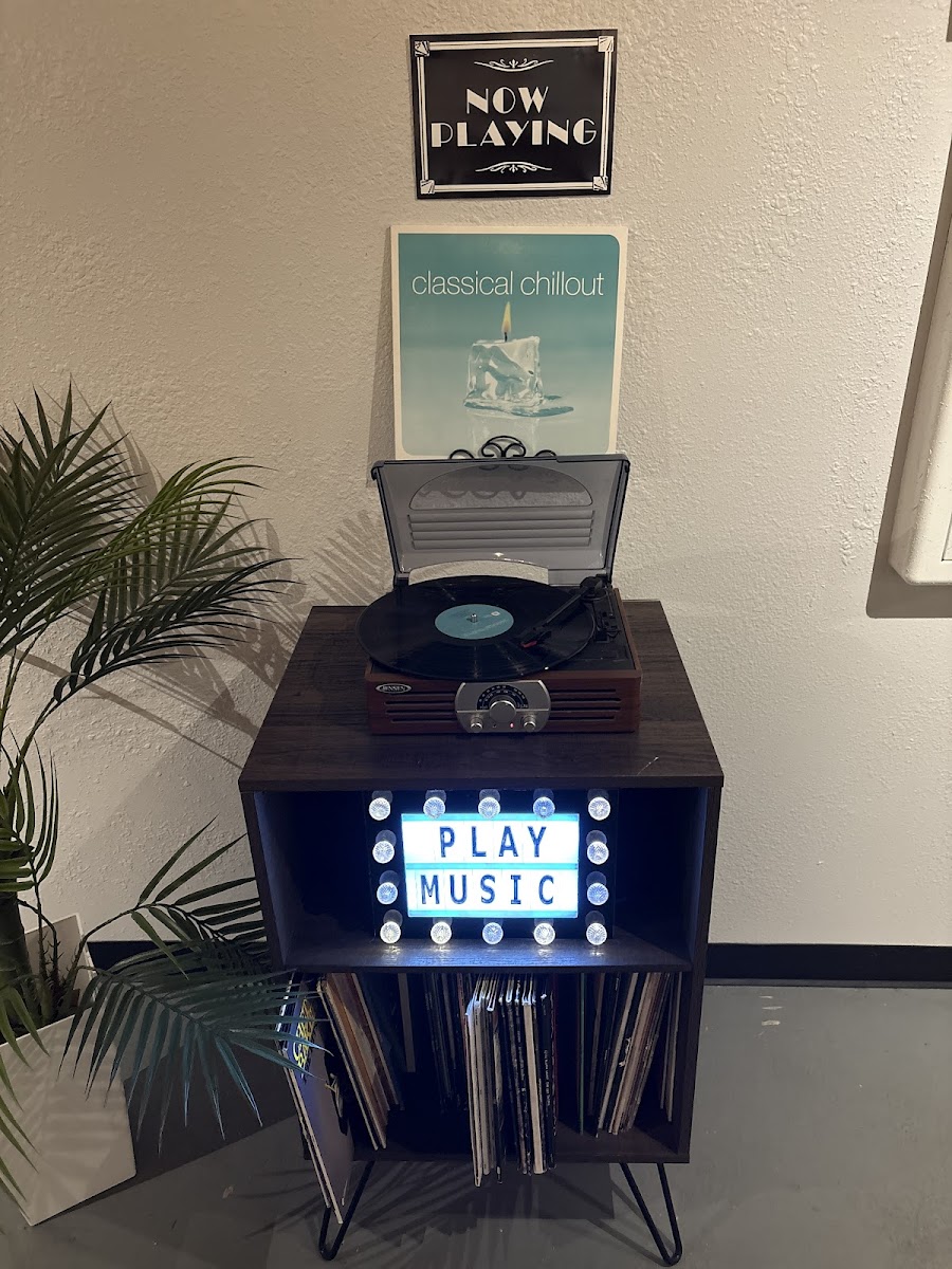 Reverie Coffee & Teahouse Interior Photo - Reverie Coffee & Teahouse Cafe in Rogers, AR