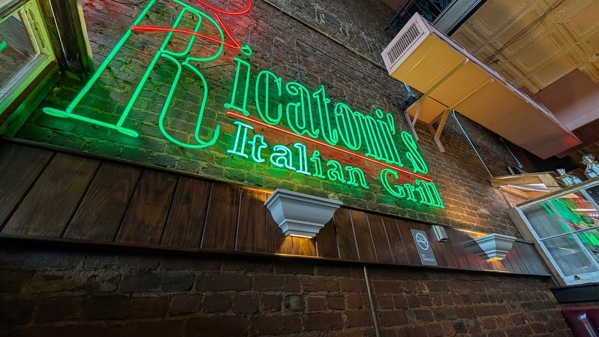 Ricatoni's Italian Grill Interior Photo - Ricatoni's Italian Grill Italian in Florence, AL