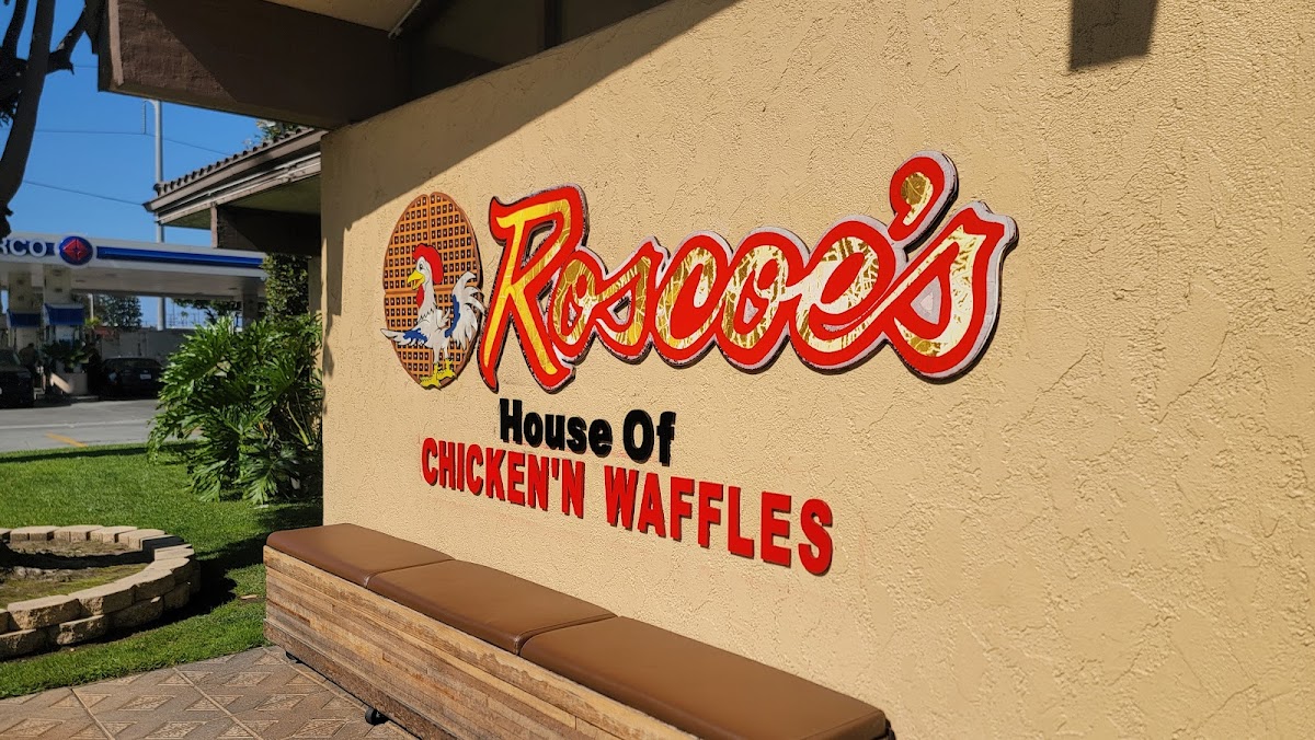 Roscoe's House of Chicken and Waffles Exterior Photo - Roscoe's House of Chicken and Waffles Soul Food in Inglewood, CA