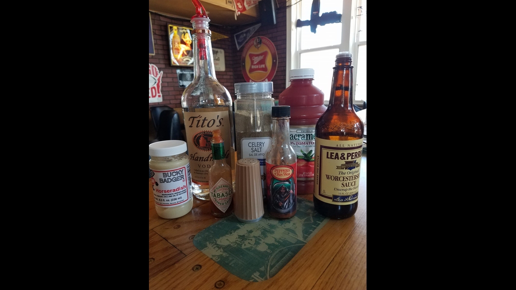 Sand Bar Drinks Photo - Sand Bar Sports Bar in Wisconsin Dells, WI