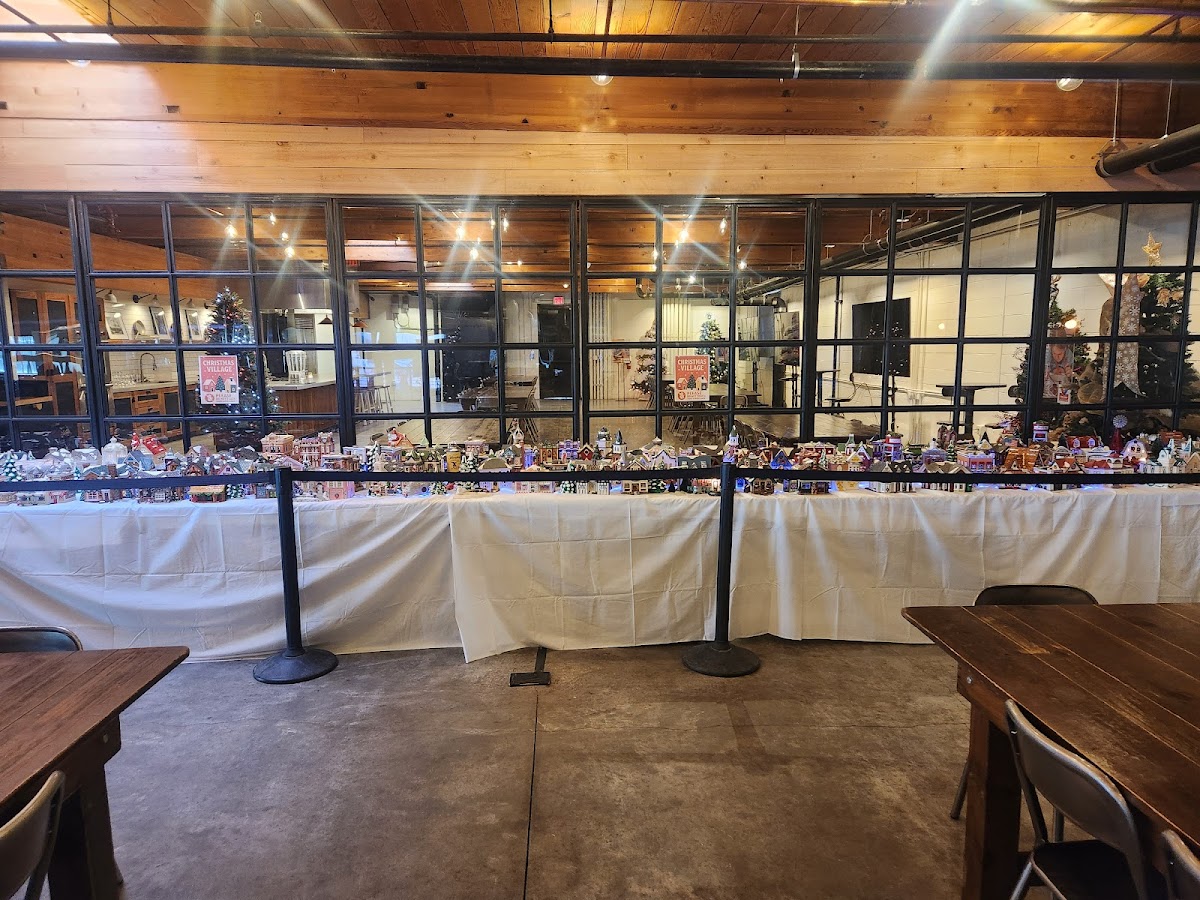 Sawmill Market Interior Photo - Sawmill Market American in Albuquerque , NM