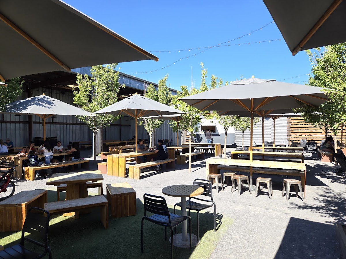 Sawmill Market Interior Photo - Sawmill Market American in Albuquerque , NM