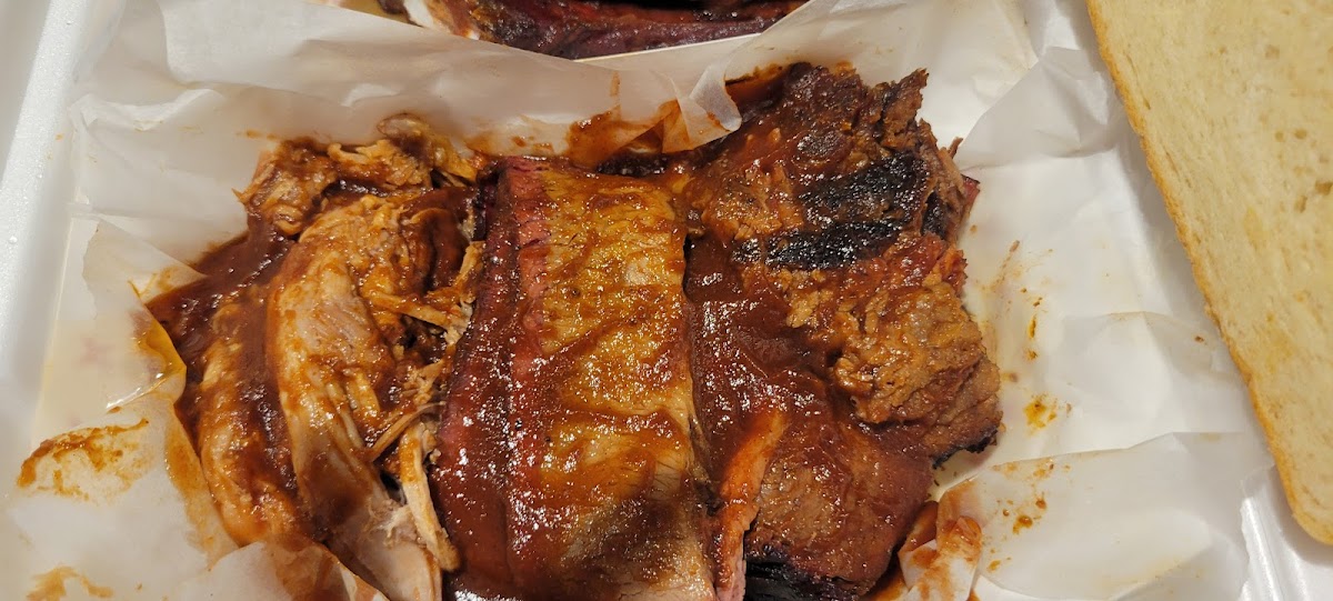 Smokehouse Barbecue - Kansas City, MO - Zona Rosa Food Photo - Smokehouse Barbecue - Kansas City, MO - Zona Rosa BBQ in Kansas City, MO