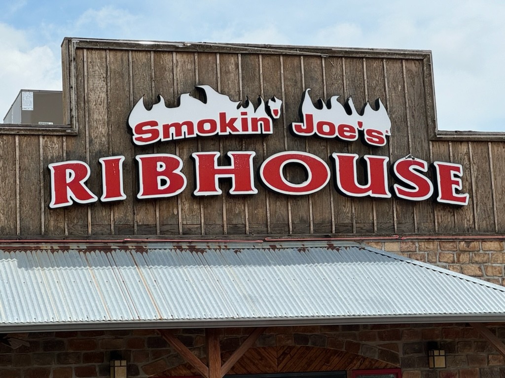 Smokin' Joe's Ribhouse Exterior Photo - Smokin' Joe's Ribhouse Restaurant in Bentonville, AR