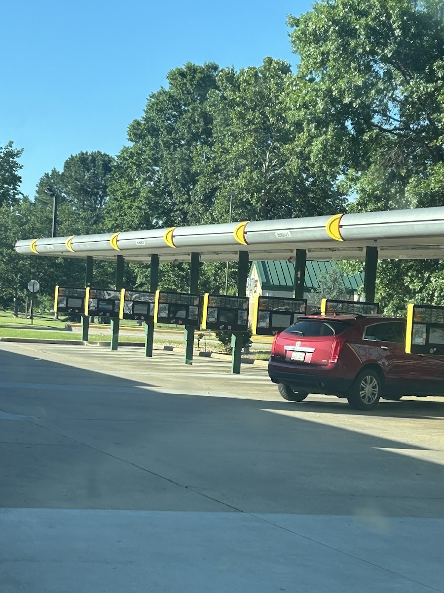 Sonic Drive-In Exterior Photo - Sonic Drive-In Restaurant in Bella Vista, AR