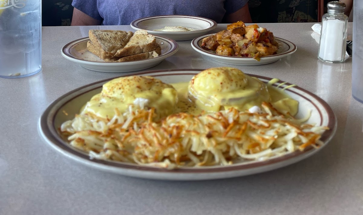 The Crown Railroad Café Food Photo - The Crown Railroad Café Diner in Flagstaff, AZ